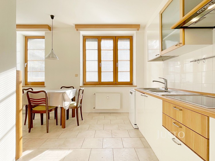 Pronájem bytu 2+1 75 m² - foto 5