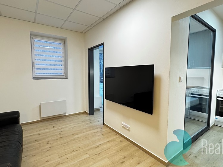 Pronájem bytu 2+kk 40 m² - foto 2