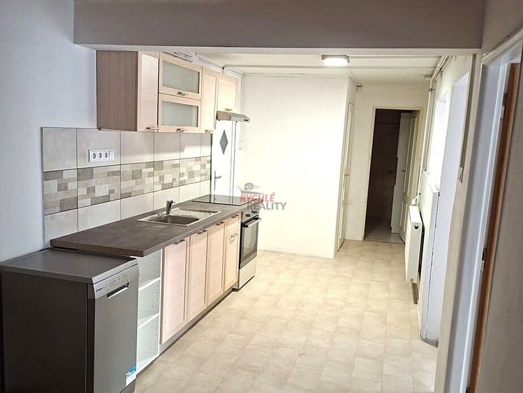 Pronájem bytu 2+1 85 m² - foto 2