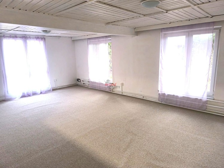 Pronájem bytu 2+1 85 m² - foto 4
