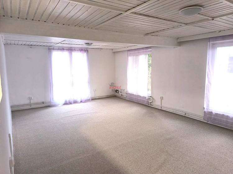 Pronájem bytu 2+1 85 m² - foto 5
