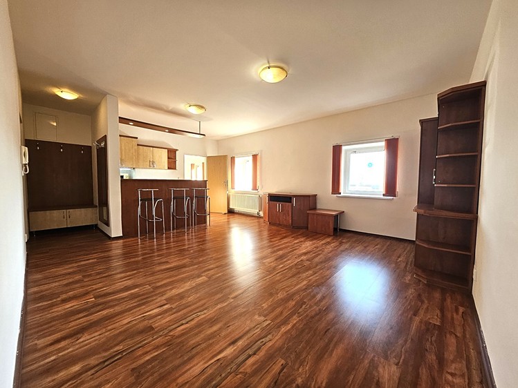 Pronájem bytu 2+kk 46 m² (Jednopodlažní) - foto 1