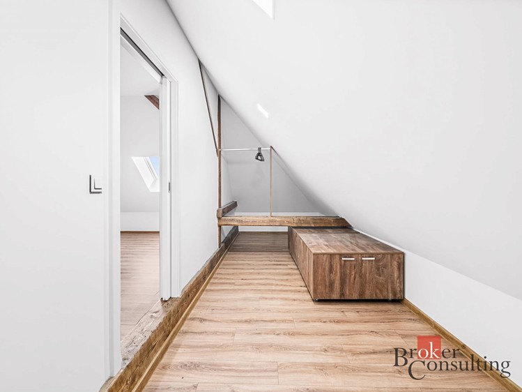 Pronájem bytu 1+kk 85 m² - foto 4