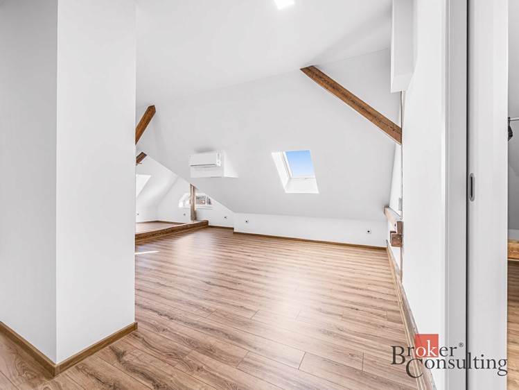 Pronájem bytu 1+kk 85 m² - foto 5