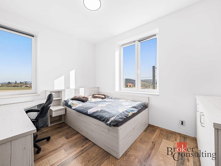 Pronájem bytu 4+1 115 m² - foto 8