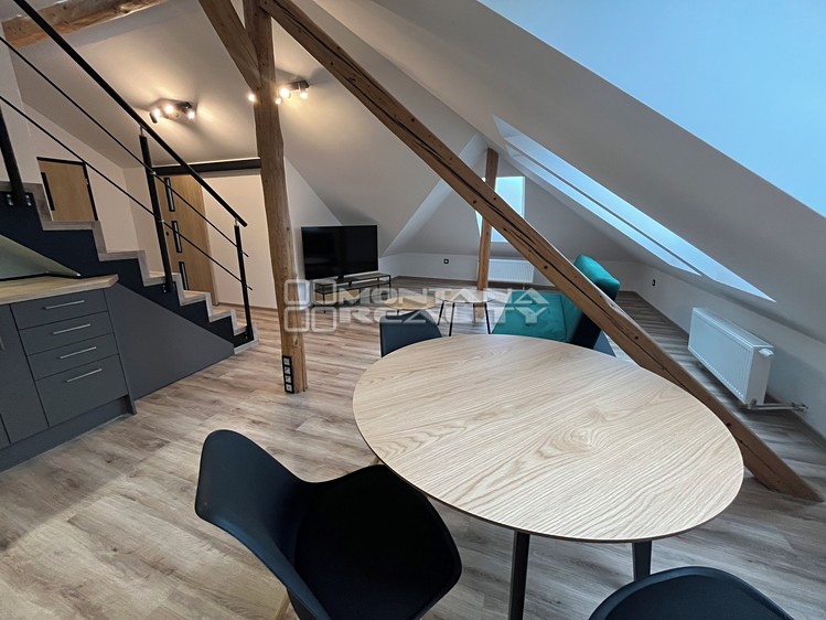 Pronájem bytu 2+kk 88 m² - foto 4
