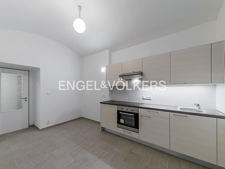 Pronájem bytu 2+1 58 m² - foto 2