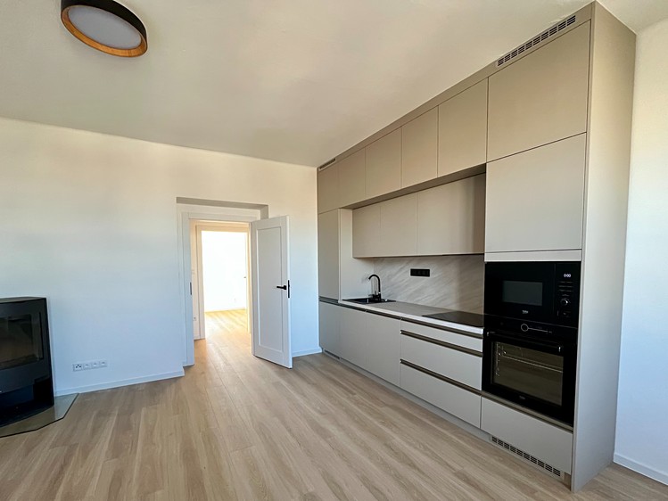 Pronájem bytu 2+kk 59 m² (Jednopodlažní) - foto 1