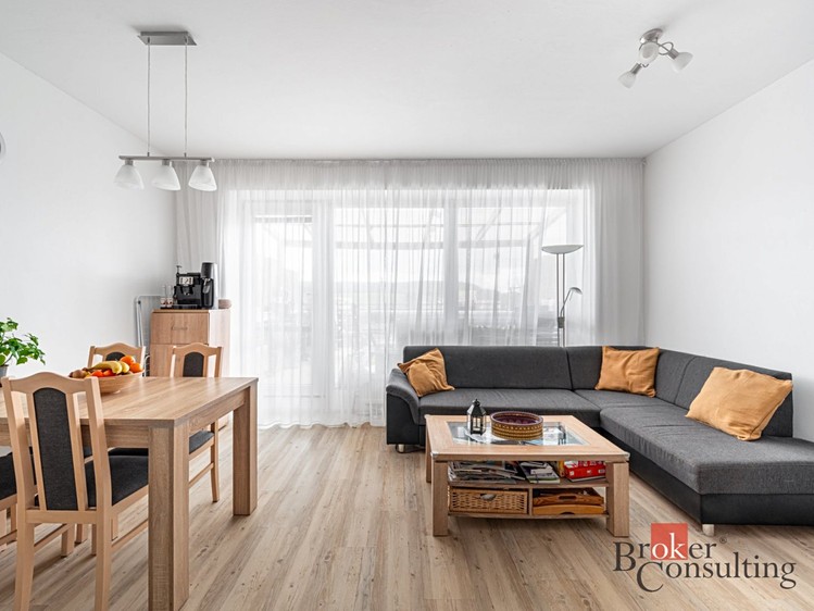 Pronájem bytu 3+kk 72 m² - foto 3