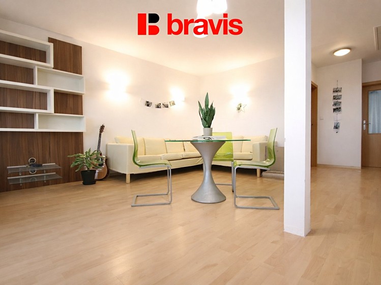 Pronájem bytu 3+kk 69 m² - foto 2