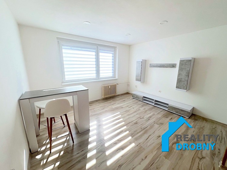 Pronájem bytu 2+kk 42 m² - foto 3