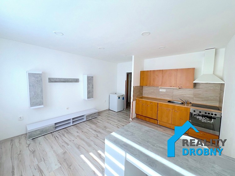 Pronájem bytu 2+kk 42 m² - foto 4