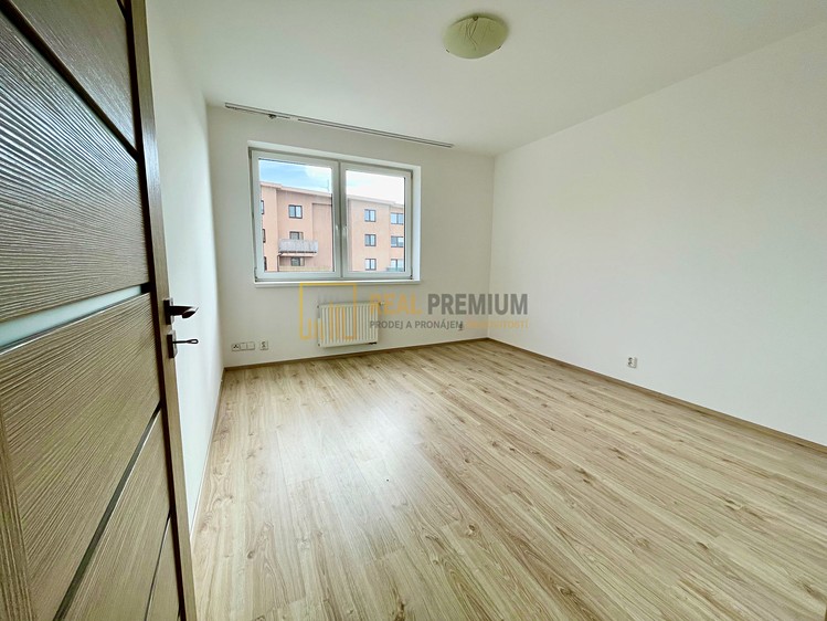 Pronájem bytu 2+kk 55 m² - foto 6