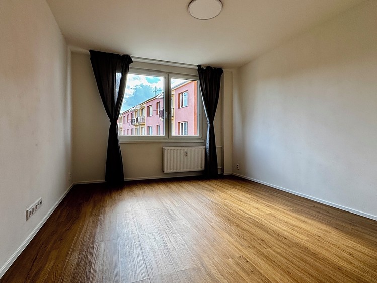 Pronájem bytu 1+1 38 m² (Jednopodlažní) - foto 4