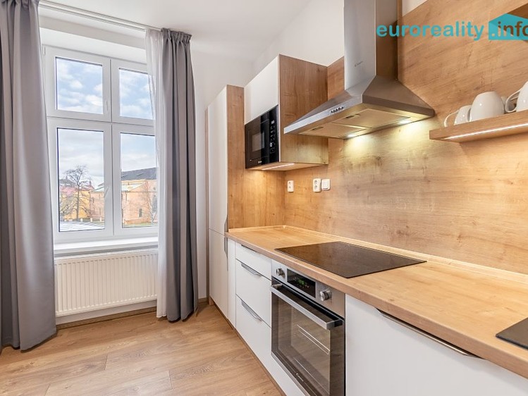 Pronájem bytu 2+1 73 m² - foto 8