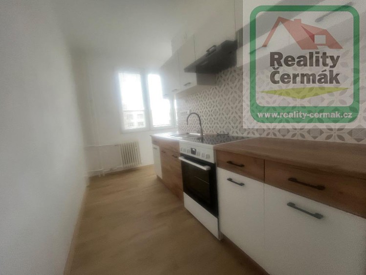 Pronájem bytu 3+1 68 m² - foto 1