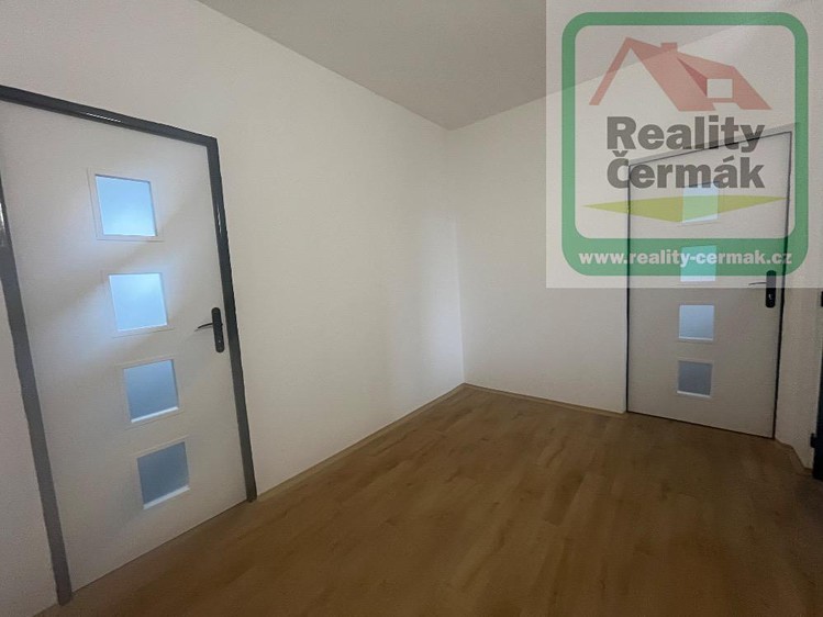 Pronájem bytu 3+1 68 m² - foto 5