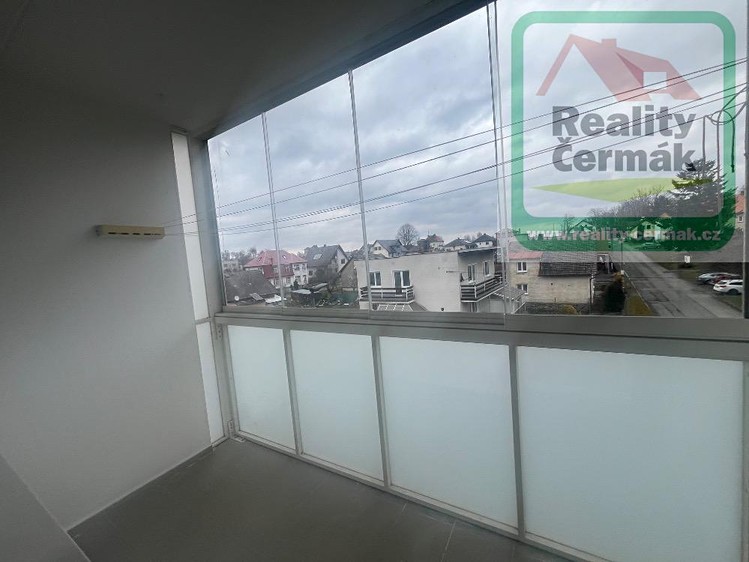 Pronájem bytu 3+1 68 m² - foto 8