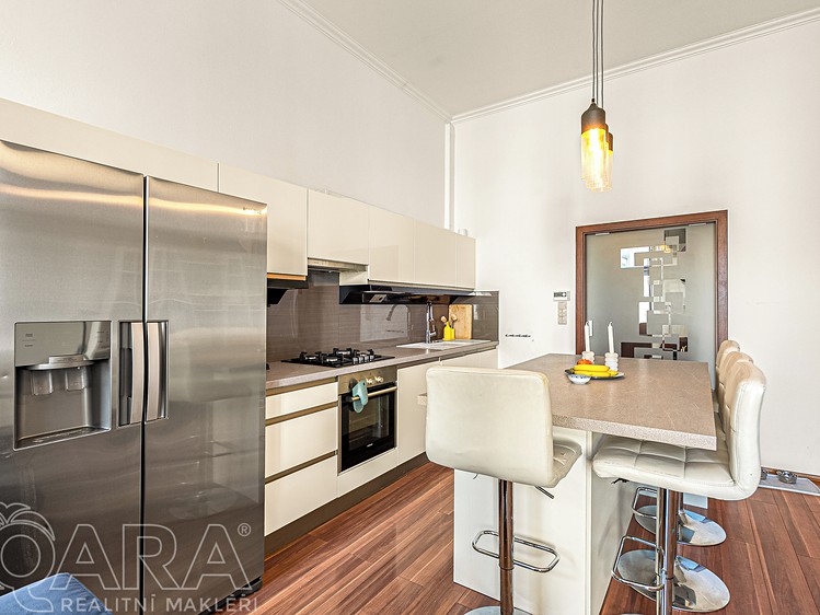 Pronájem bytu 3+kk 71 m² - foto 2