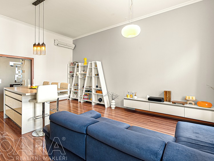Pronájem bytu 3+kk 71 m² - foto 3