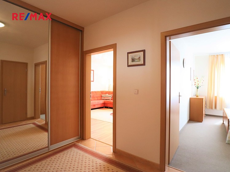 Pronájem bytu 2+kk 61 m² - foto 5