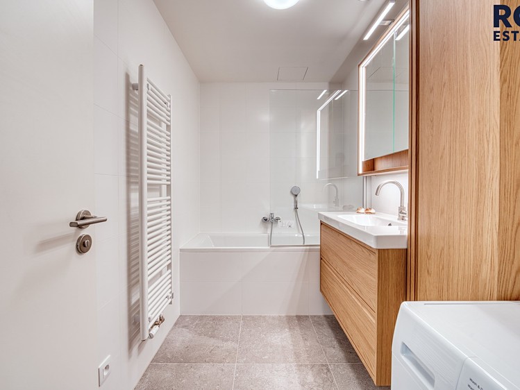 Pronájem bytu 3+kk 74 m² - foto 2