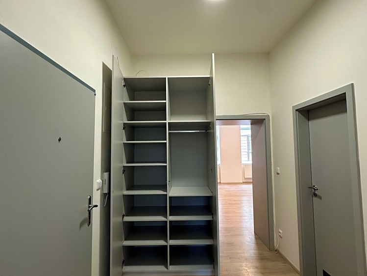 Pronájem bytu 3+kk 51 m² - foto 3
