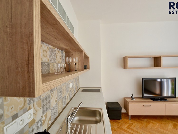 Pronájem bytu 1+kk 27 m² - foto 2