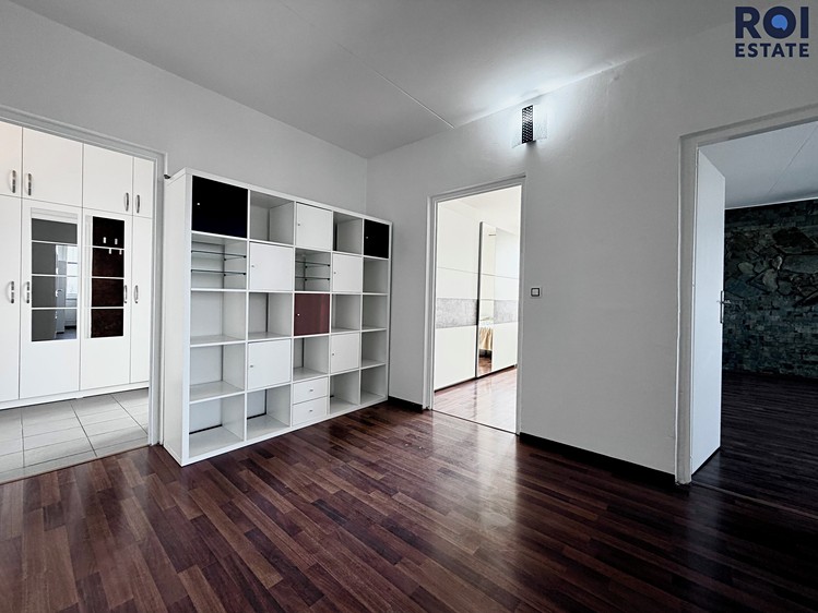 Pronájem bytu 4+1 76 m² - foto 3