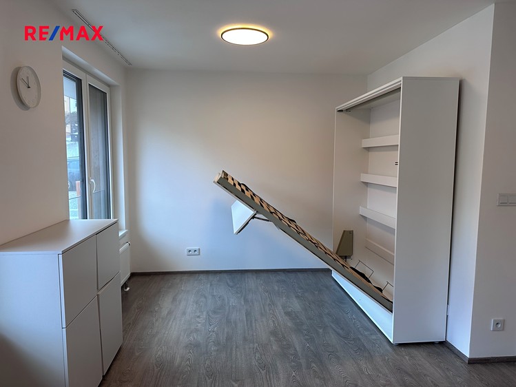 Pronájem bytu 1+kk 33 m² - foto 7