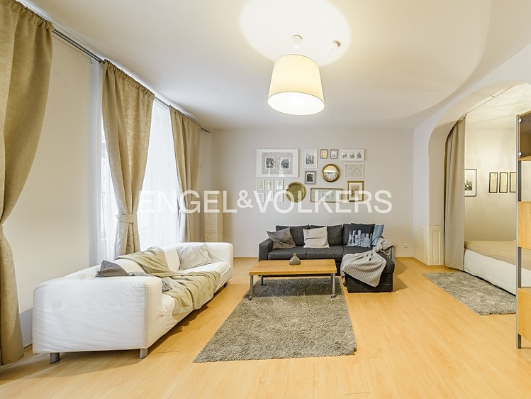 Pronájem bytu 3+kk 74 m² - foto 1