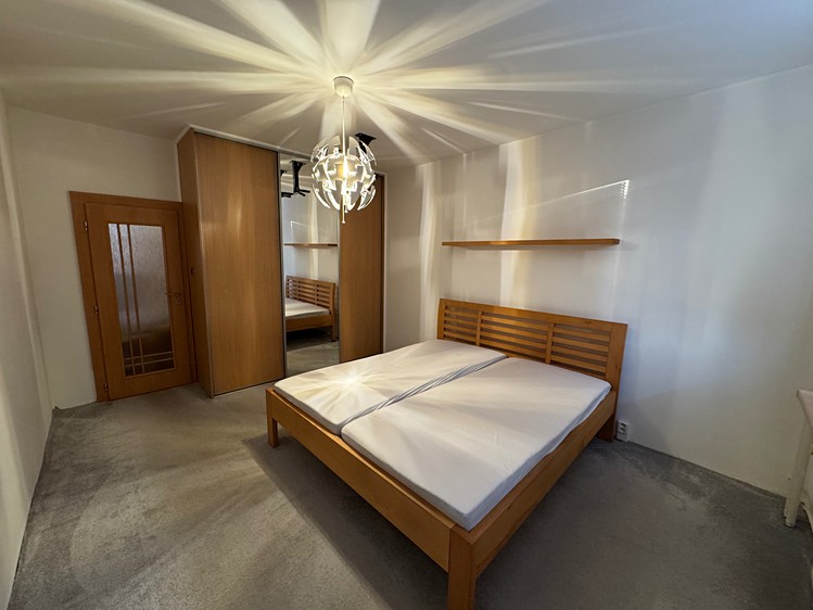 Pronájem bytu 2+1 61 m² - foto 2