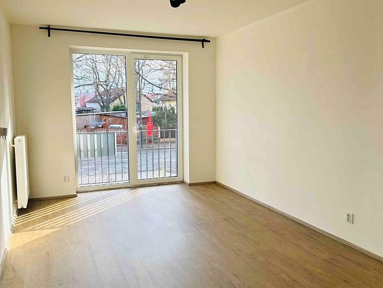 Pronájem bytu 3+kk 63 m² (Jednopodlažní) - foto 2
