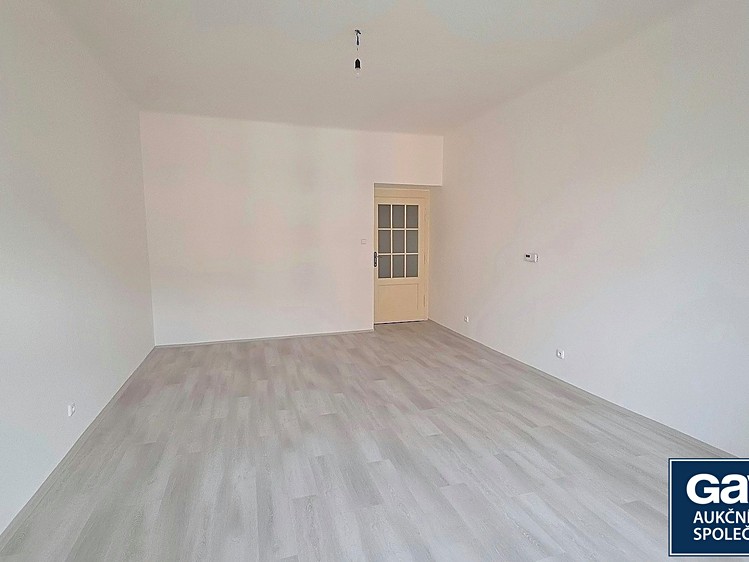 Pronájem bytu 2+1 93 m² - foto 7