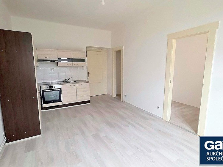 Pronájem bytu 2+1 93 m² - foto 8