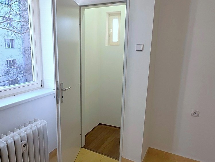 Pronájem bytu 1+1 51 m² - foto 7