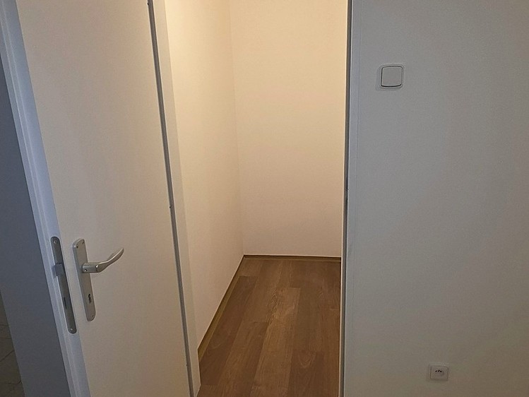 Pronájem bytu 1+1 51 m² - foto 8