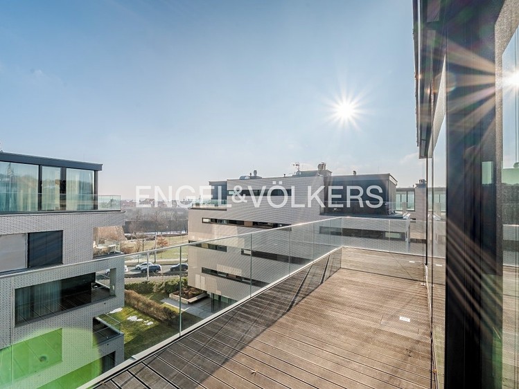 Pronájem bytu 4+kk 129 m² - foto 3