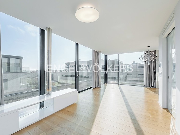 Pronájem bytu 4+kk 129 m² - foto 5