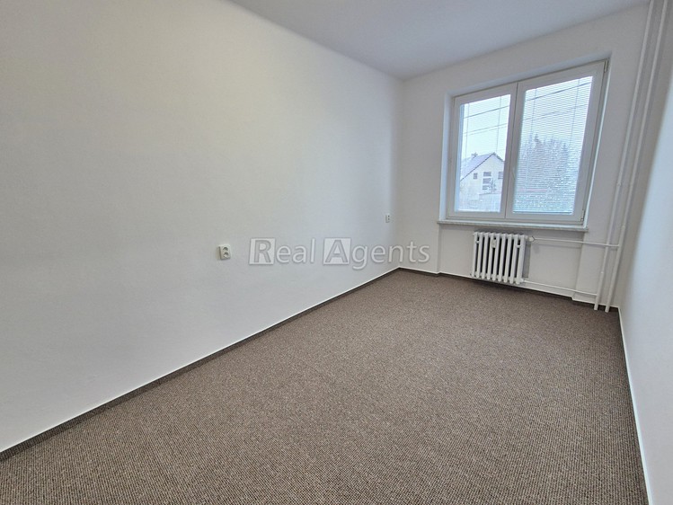 Pronájem bytu 3+1 58 m² - foto 4