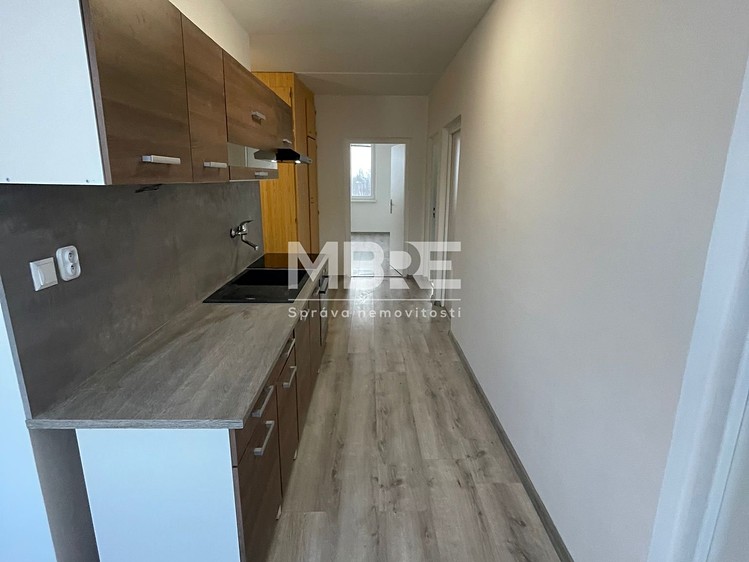 Pronájem bytu 3+1 82 m² - foto 3