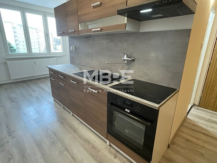 Pronájem bytu 3+1 82 m² - foto 1