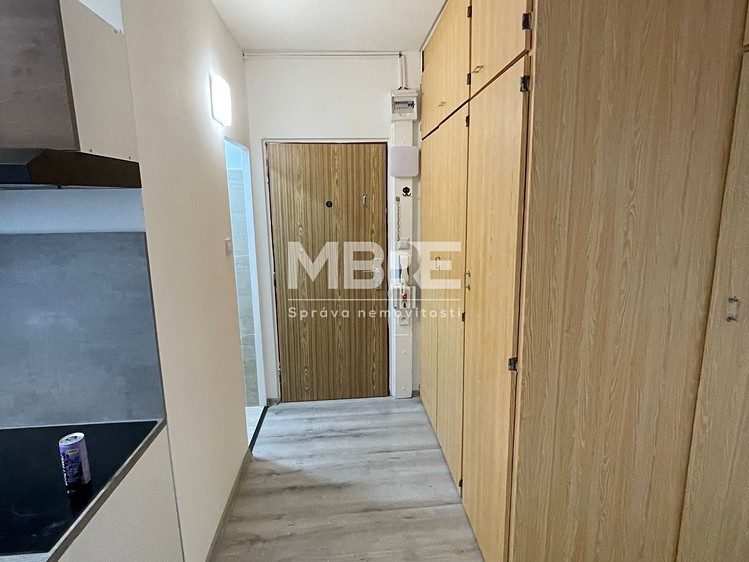 Pronájem bytu 3+1 82 m² - foto 4
