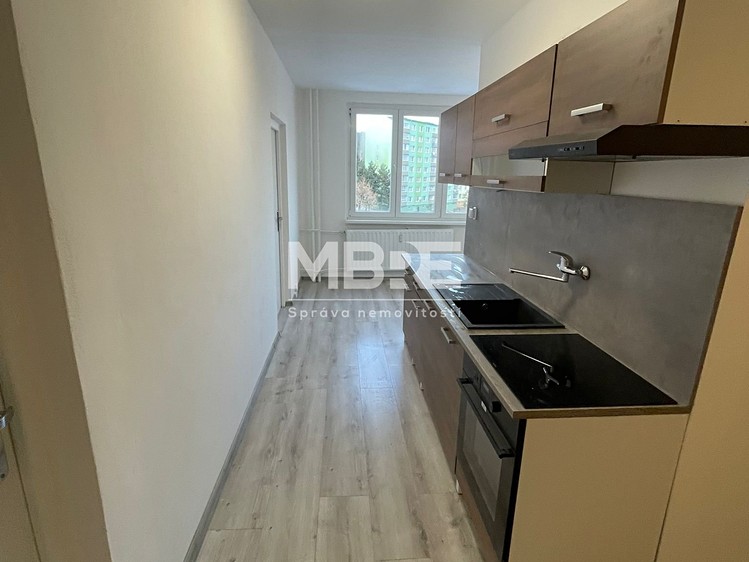 Pronájem bytu 3+1 82 m² - foto 5