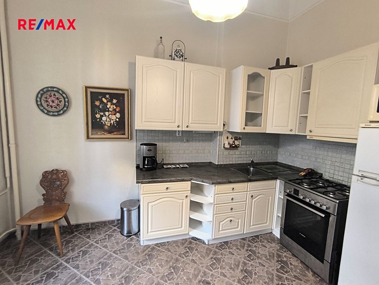 Pronájem bytu 2+1 69 m² - foto 4