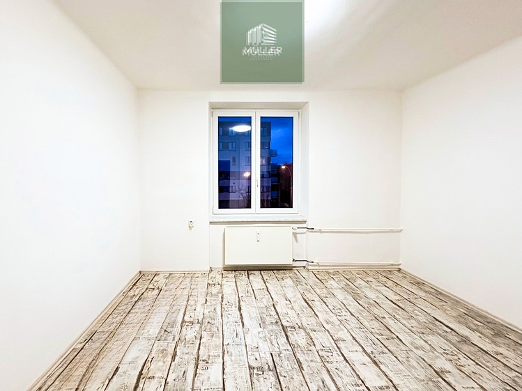 Pronájem bytu 3+1 75 m² - foto 3