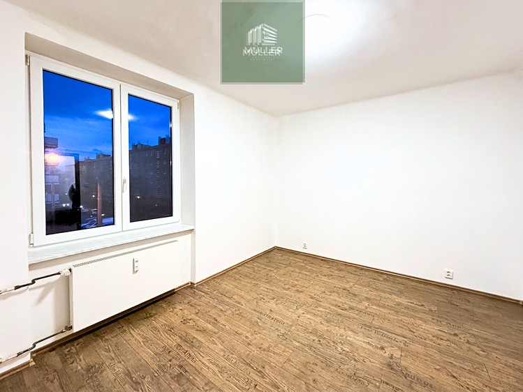 Pronájem bytu 3+1 75 m² - foto 8