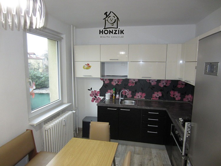 Pronájem bytu 2+1 54 m² - foto 1