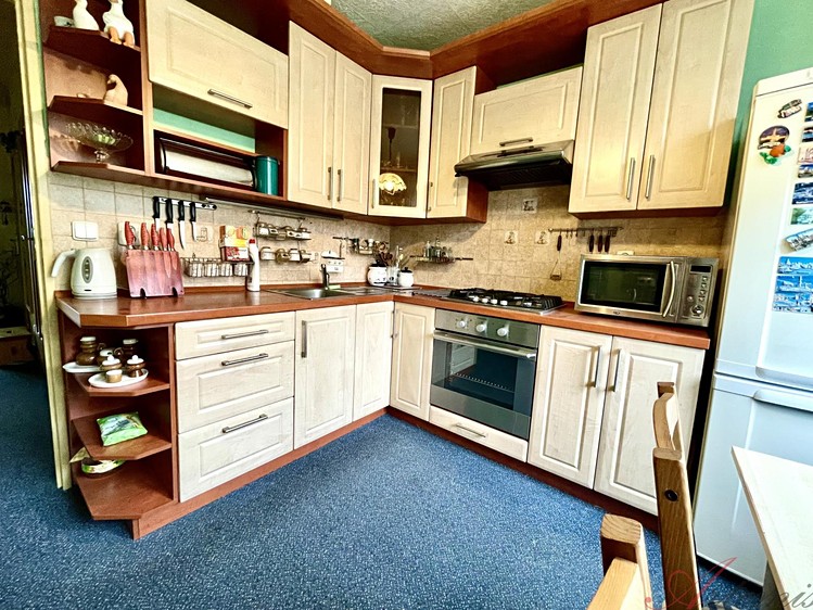 Pronájem bytu 3+1 76 m² - foto 1