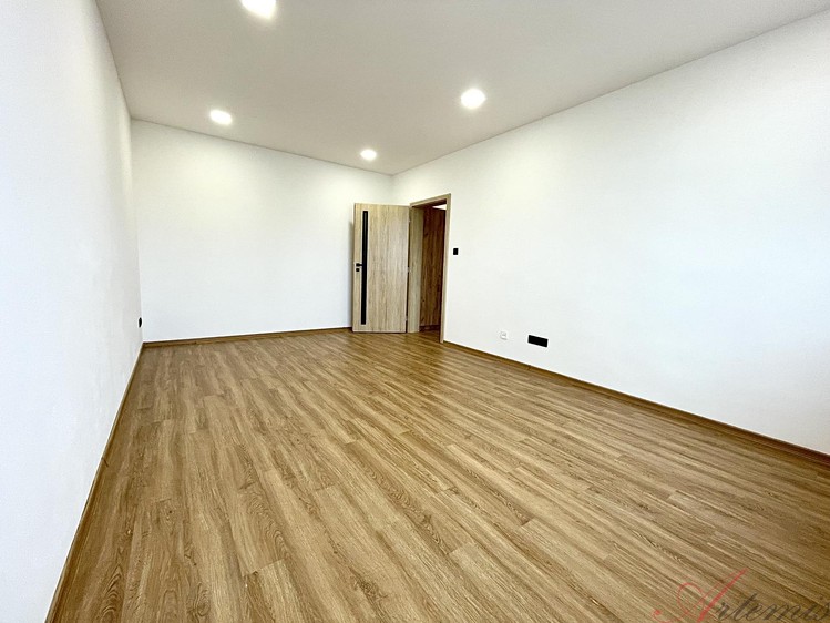 Pronájem bytu 1+1 37 m² - foto 6